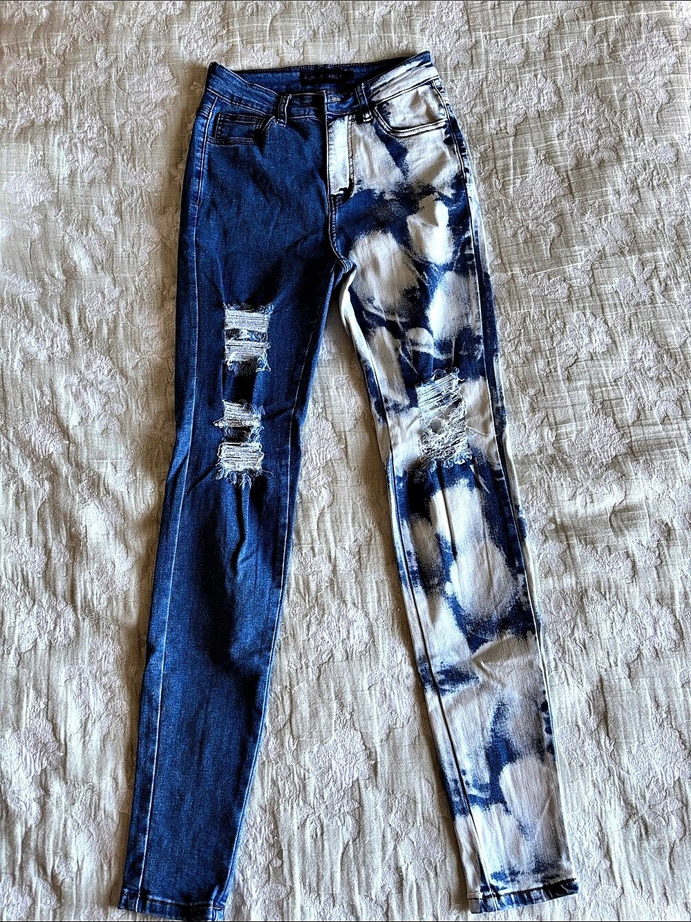 Purple Candy Women's Blue & White Tie-Dye Skinny Jeans, Size Small